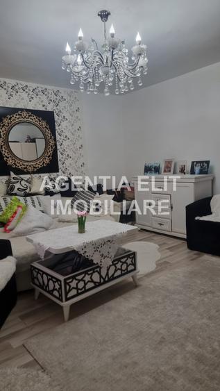 Garsonieră decomandată în Central