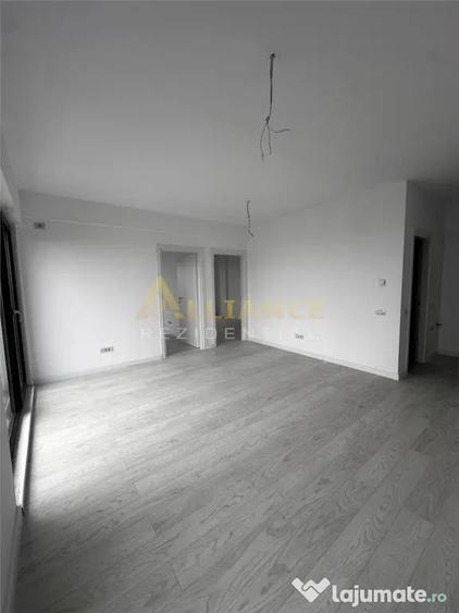 Apartament cu 3 camere semidecomandat în Fundeni