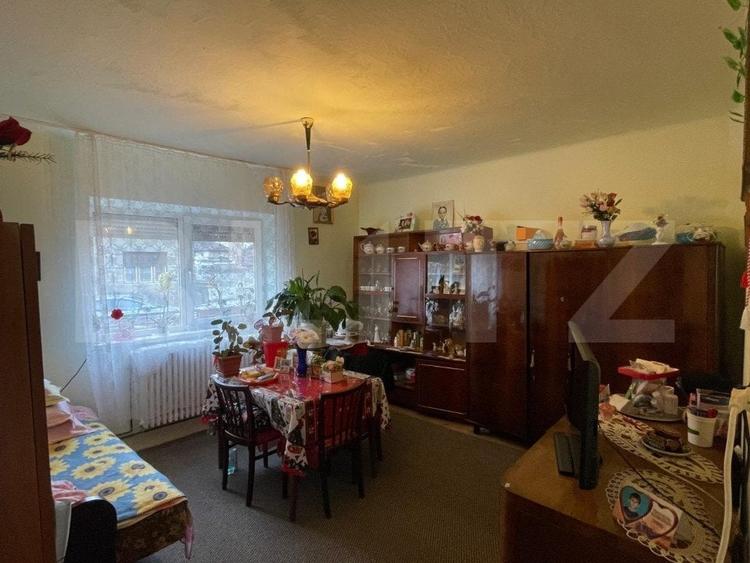 Casă individuală cu 8 camere cu Teren 260 Mp în Central