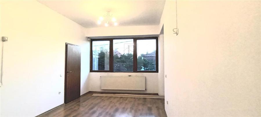 Casă individuală cu 6 camere cu Canalizare în Complex Studențesc