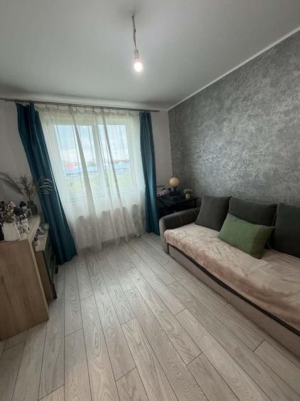 Apartament cu 3 camere decomandat în Periferie