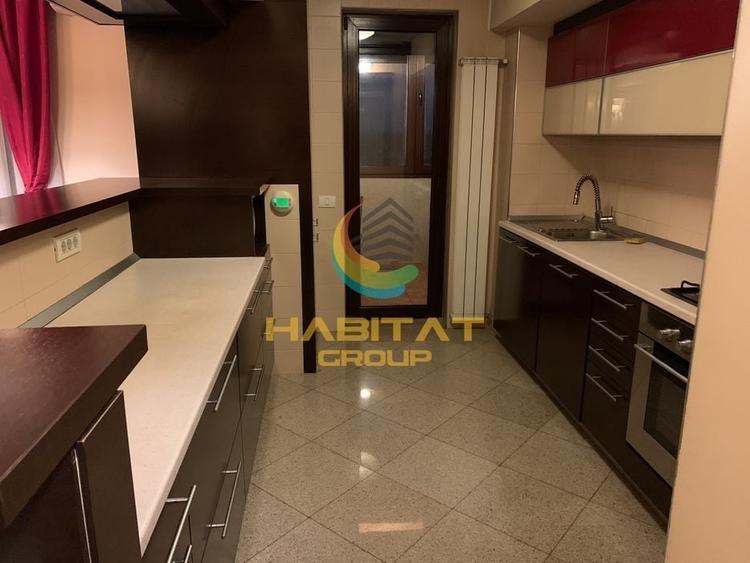 Apartament cu 3 camere semidecomandat, mobilat în Berceni
