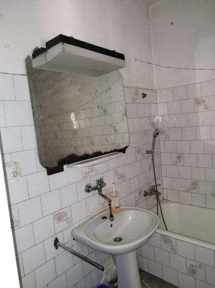 Casă individuală cu 2 camere cu Canalizare în Central