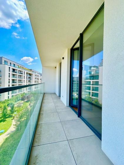 Apartament cu 4 camere decomandat în Băneasa