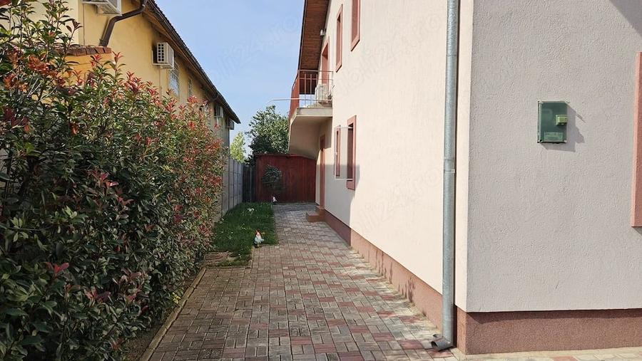Casă cu Teren 758 Mp în Ciarda Roșie
