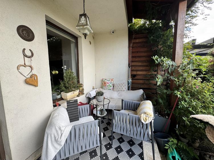 Duplex cu 4 camere cu Canalizare în Florești