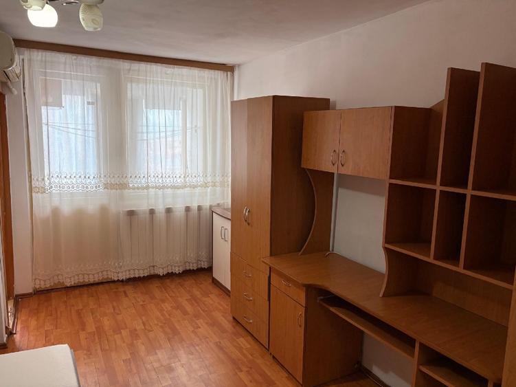 Garsonieră semidecomandată în Crihala