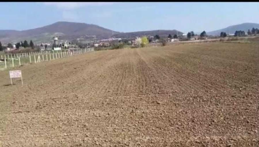 Teren de 1550 mp, în Sărățel