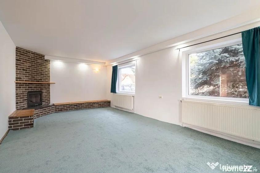 Casă cu 4 camere cu Teren 500 Mp în Central