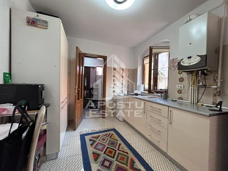 Apartament cu 2 camere semidecomandat, mobilat în P-ța Unirii