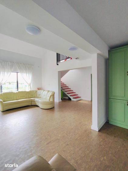Casă cu 5 camere cu Teren 1000 Mp în Central