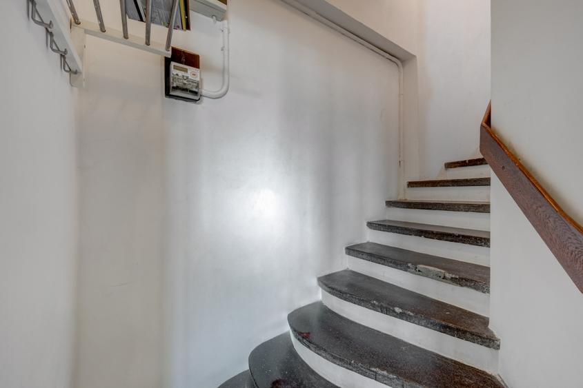 Apartament cu 2 camere semidecomandat, mobilat în P-ța Romană