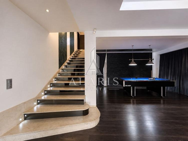 Casă individuală cu 7 camere cu Piscina în Aradului