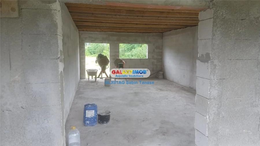 Casă cu Teren 750 Mp în Băbana