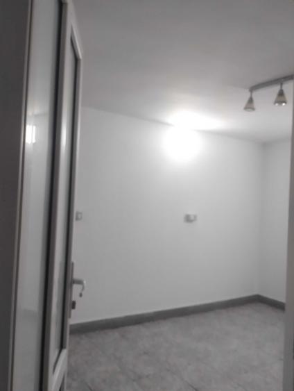 Spațiu comercial, de 14 mp, în Republicii