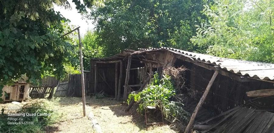 Casă cu 4 camere în Cârlogani