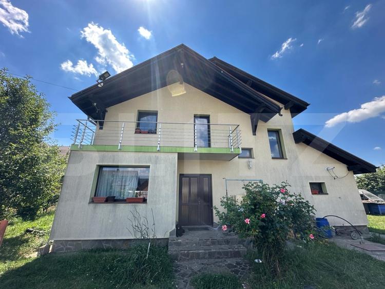 Casă individuală cu 5 camere cu Teren 556 Mp în Stupini