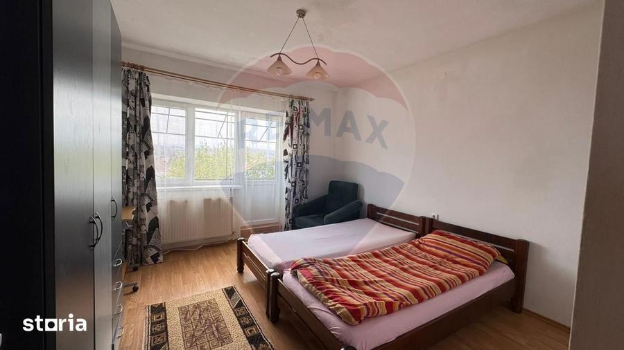 Apartament cu 3 camere semidecomandat, mobilat în Dâmbul Rotund