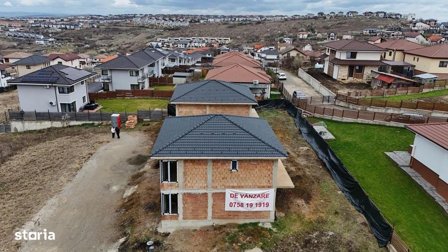 Casă cu 4 camere în Dezmir