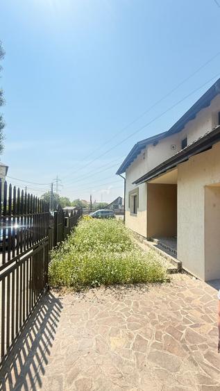 Casă individuală cu 4 camere cu Canalizare în Vest