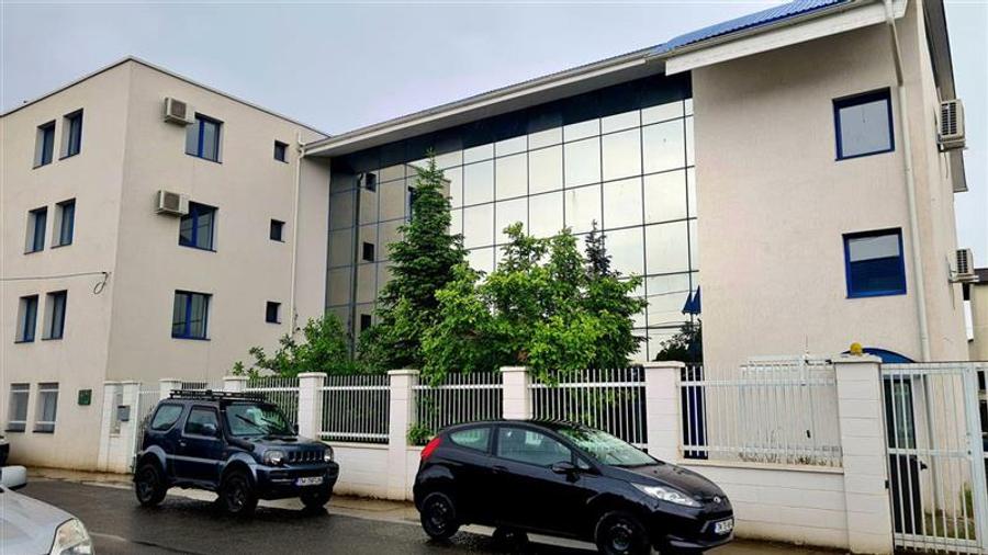 Spațiu comercial, de 660 mp, în Fratelia
