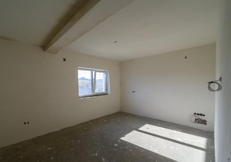 Duplex cu 4 camere decomandat cu Teren 235 Mp în Central
