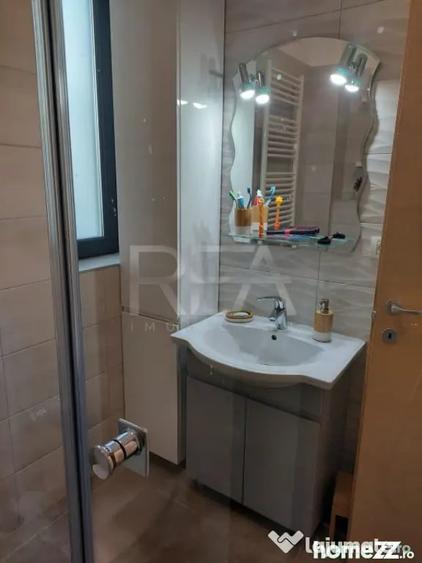 Casă cu 7 camere cu Teren 255 Mp în Titan