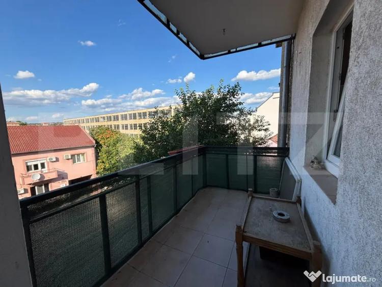 Apartament cu 3 camere decomandat în Decebal