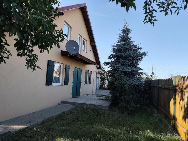 Casă cu 4 camere cu Teren 1106 Mp în Vinga