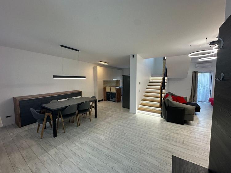 Duplex cu 4 camere cu Canalizare în Exterior Nord