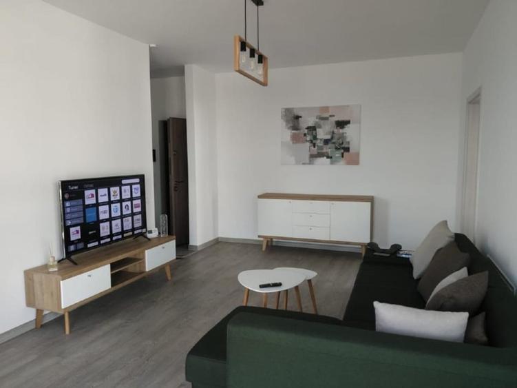 Apartament cu 2 camere semidecomandat în Dumbrăvița