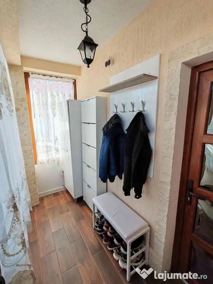 Casă cu 4 camere în Valea Lupului