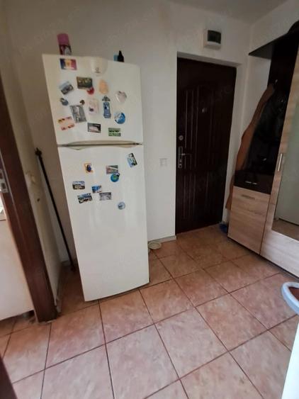 Garsonieră decomandată în Viziru 1