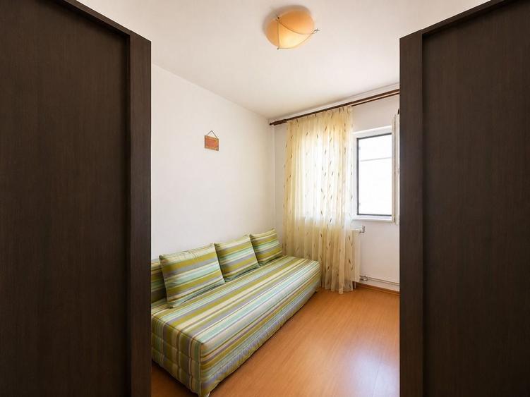 Apartament cu 4 camere decomandat, mobilat în Coiciu