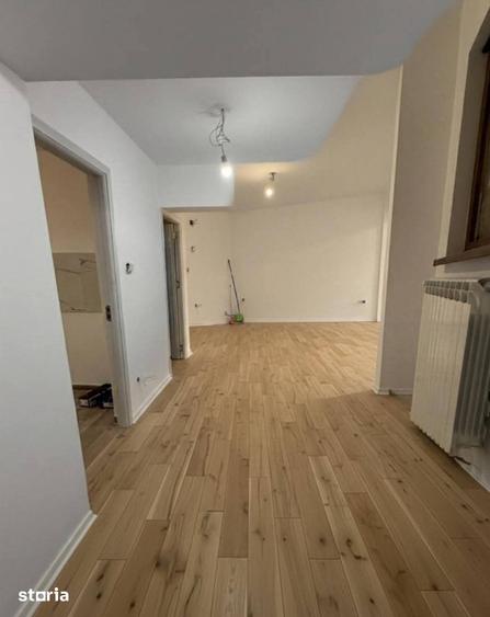 Apartament cu 3 camere decomandat în Boema