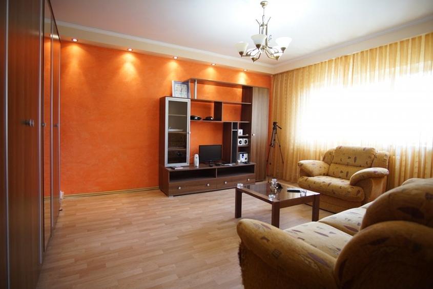 Apartament cu 3 camere decomandat, mobilat în Vitan Mall