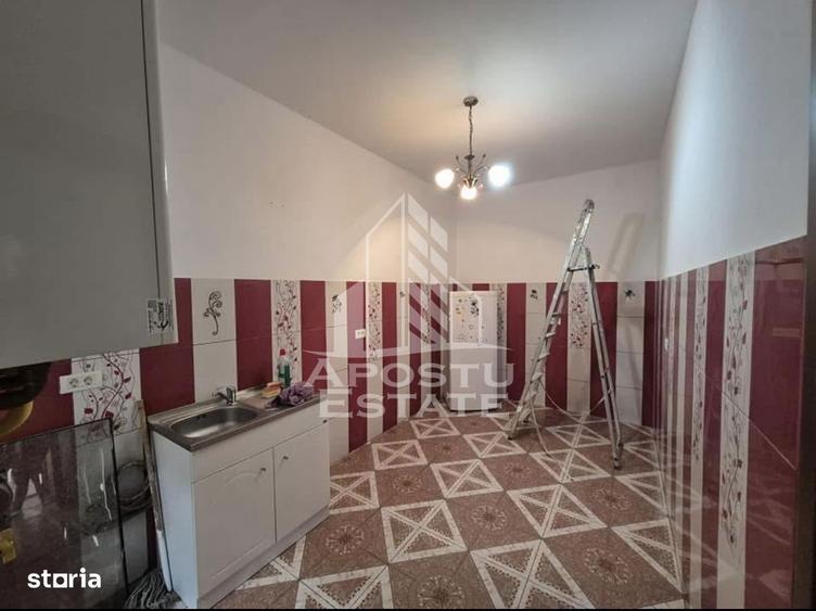 Apartament cu 2 camere semidecomandat în Traian