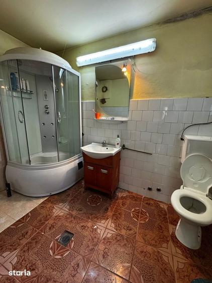 Casă cu 5 camere cu Teren 496 Mp în Sud