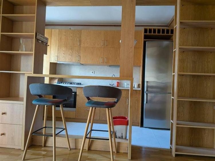 Apartament cu 2 camere decomandat, mobilat în Unirii