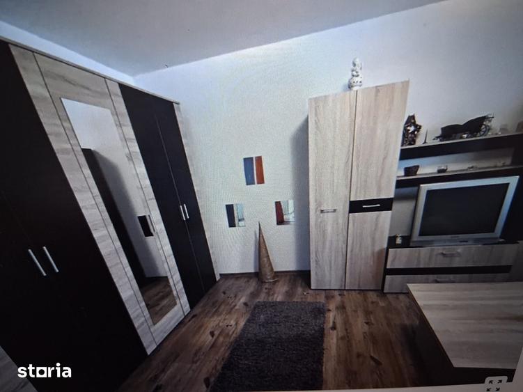 Apartament cu 2 camere decomandat în Tei