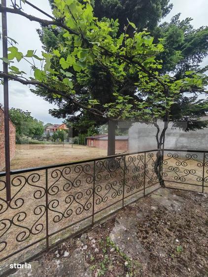 Casă cu 3 camere cu Teren 827 Mp în Central
