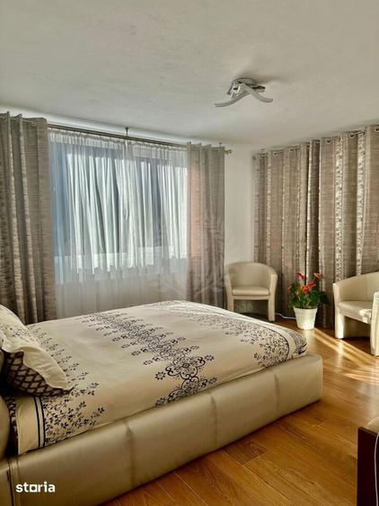 Casă cu 7 camere cu Teren 400 Mp în Zamora