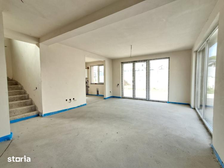 Casă cu 5 camere cu Teren 504 Mp în Chinteni