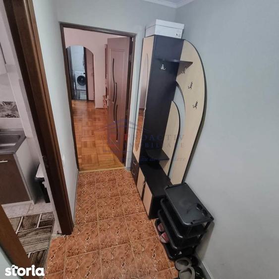 Apartament cu 2 camere semidecomandat, mobilat în Central