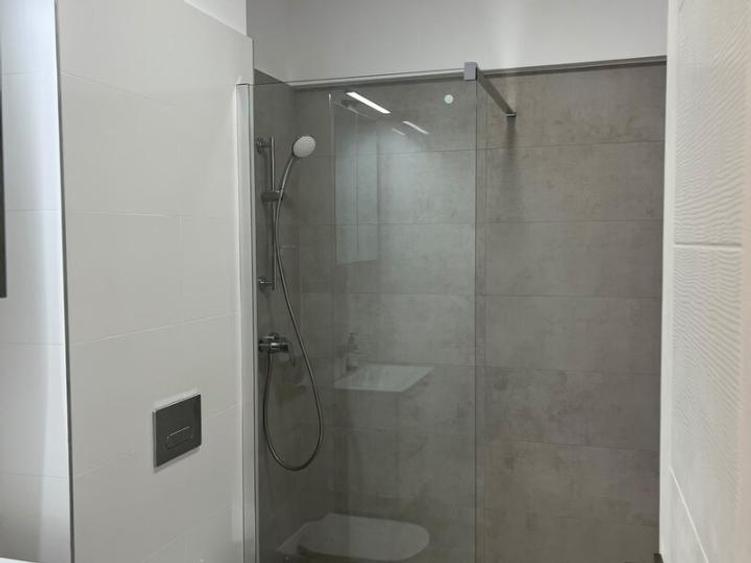 Apartament cu 3 camere decomandat, mobilat în Lujerului