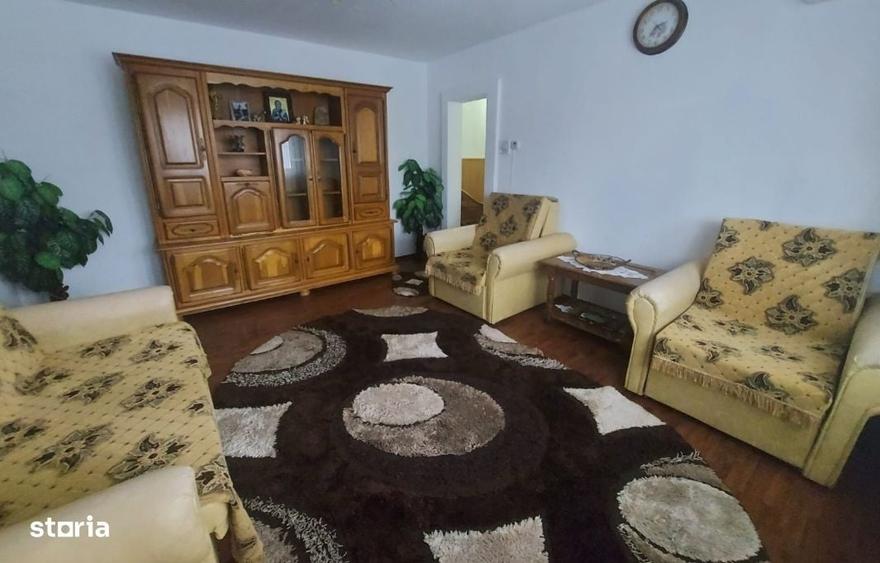 Apartament cu 2 camere semidecomandat în Micro 4