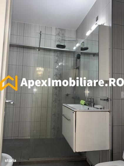 Apartament cu 2 camere decomandat în Universitate