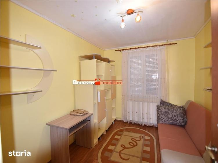 Apartament cu 3 camere decomandat în Sud