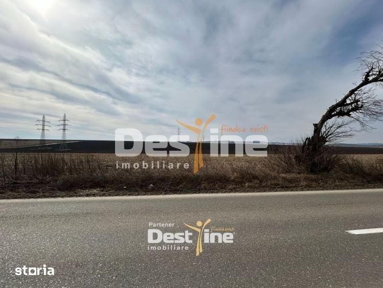 Teren de 1300 mp, în Girov