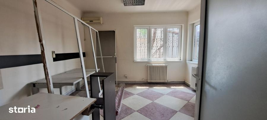 Casă cu 6 camere cu Teren 800 Mp în Rahova